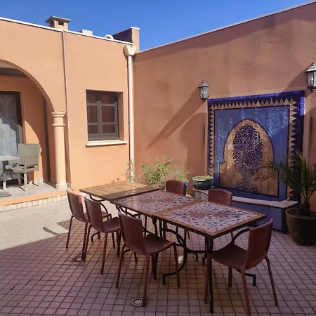 Riad Erfou, 7 Au Village Naturiste Couple Only *