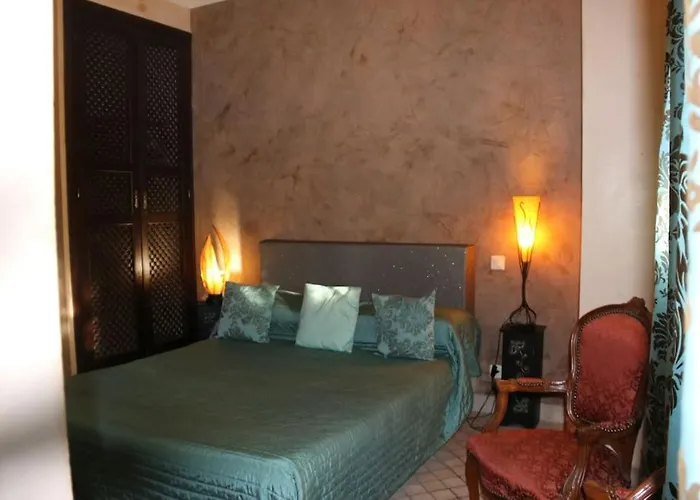 Riad Erfou, 7 Au Village Naturiste Couple Only